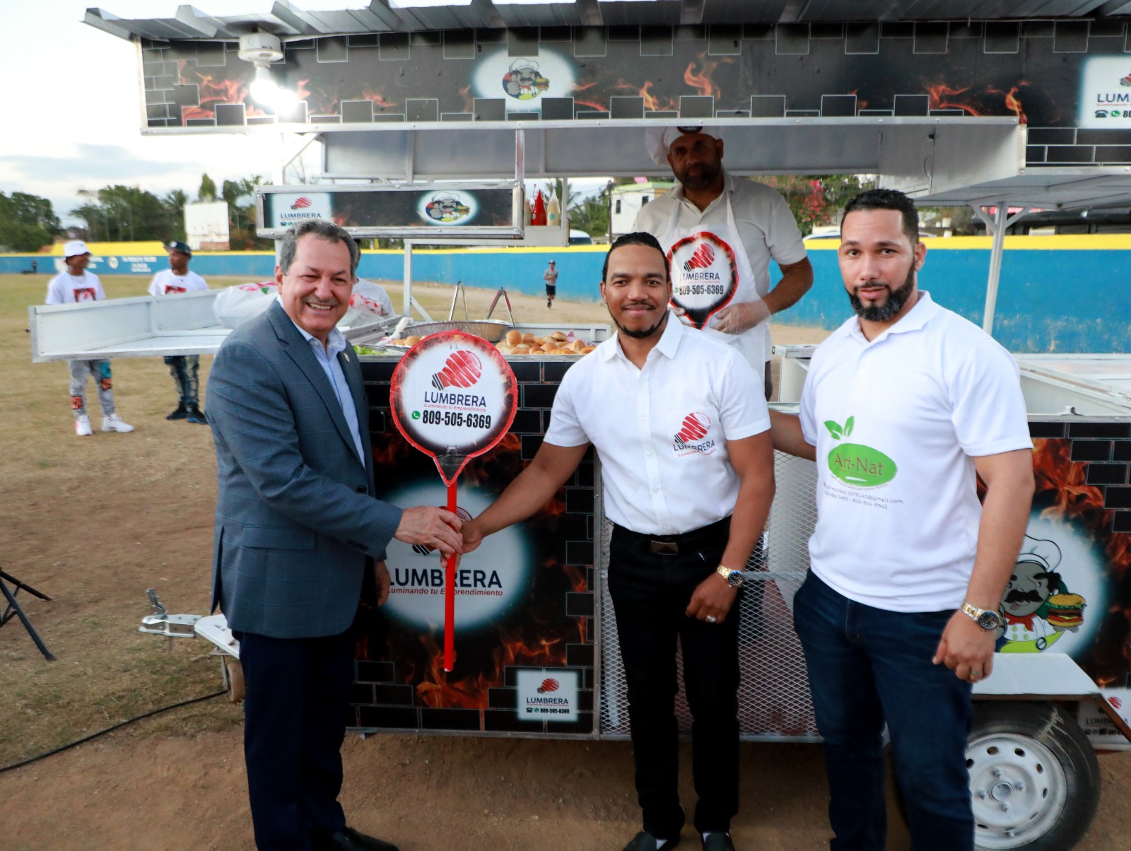 Porfirio Peralta dice que se necesitan personas con visión y talento que se vinculen con la sociedad